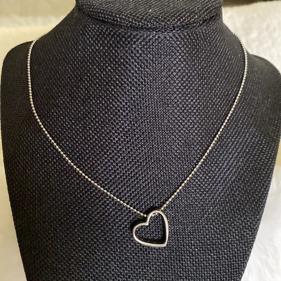 FRIENDS Engraved Heart Charm Necklace ❤️ hangs sidways silver tone ball chain - Picture 3 of 8